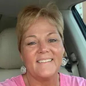 Gelagen customer Linda Harper